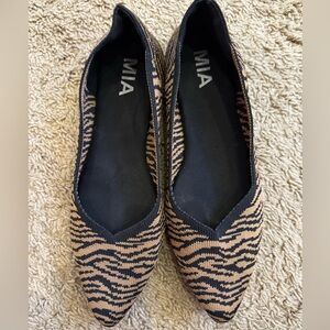 MIA Women's Zebra Pattern Black and Tan Flats size 7 NWOT